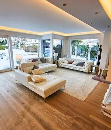 Luxurious 150m² + Pool + Garden Apartment München