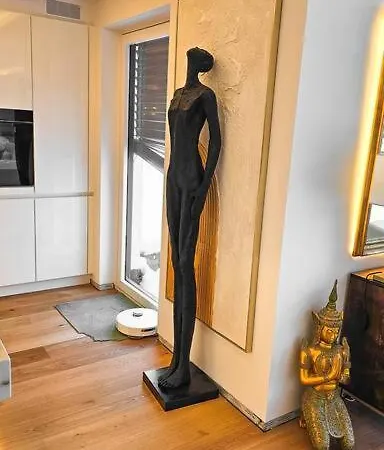 Luxurious 150m² + Pool + Garden Apartment *
