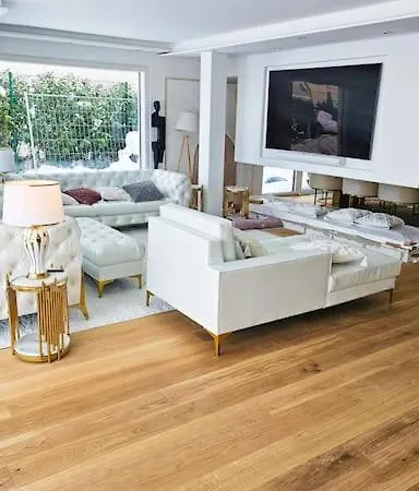 Luxurious 150m² + Pool + Garden *