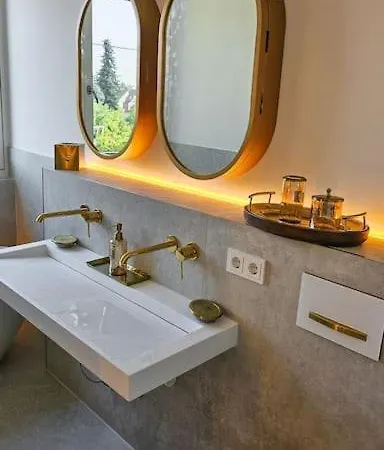 Luxurious 150m² + Pool + Garden