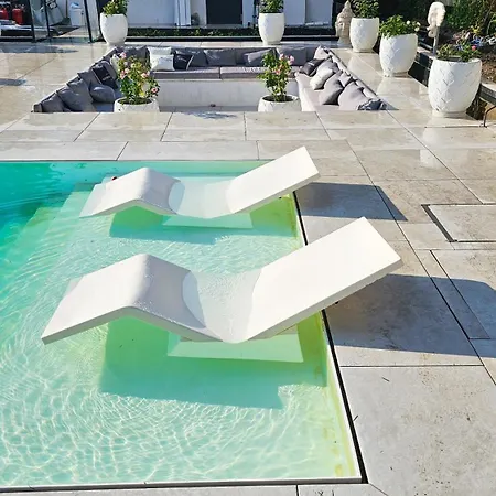 Apartmán Luxurious 150m² + Pool + Garden